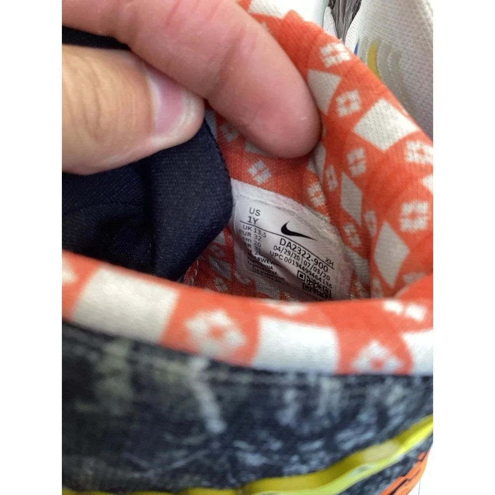 Size  1y- Nike Kybrid S2 Pineapple